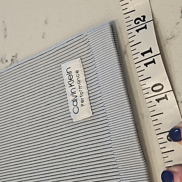 Calvin Klein Performance Set - Picture 10 of 12